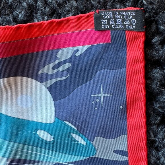 Hermès "Space Shopping au Faubourg" 42cm Silk Scarf - Picture 3 of 9